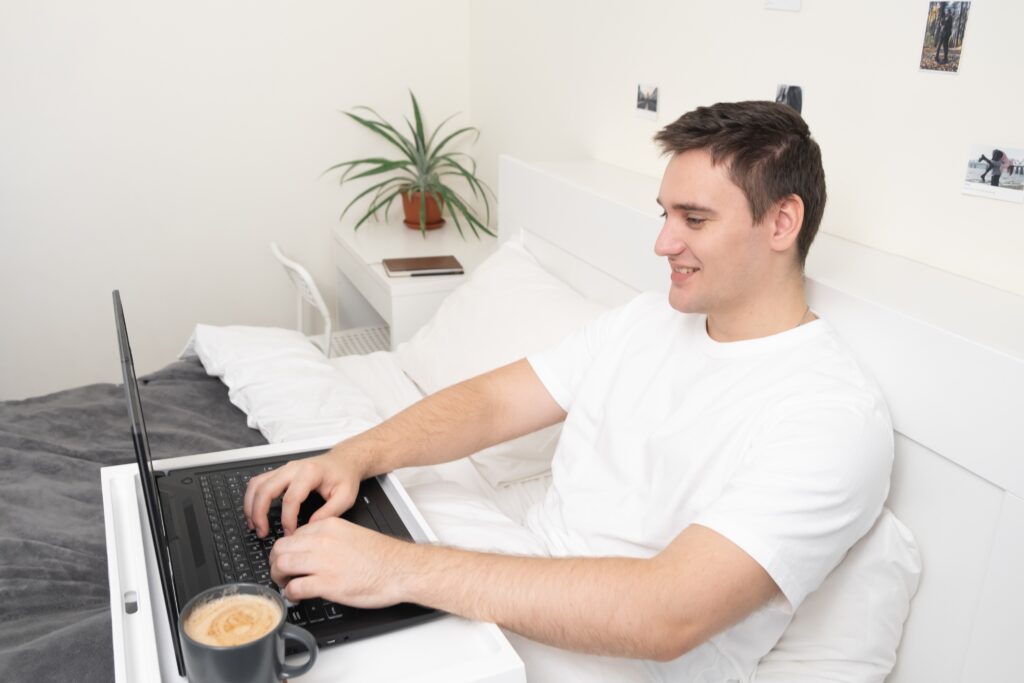 Work From Home Jobs for Students, Housewives, Beginners, and Unemployed (No Age Bar)